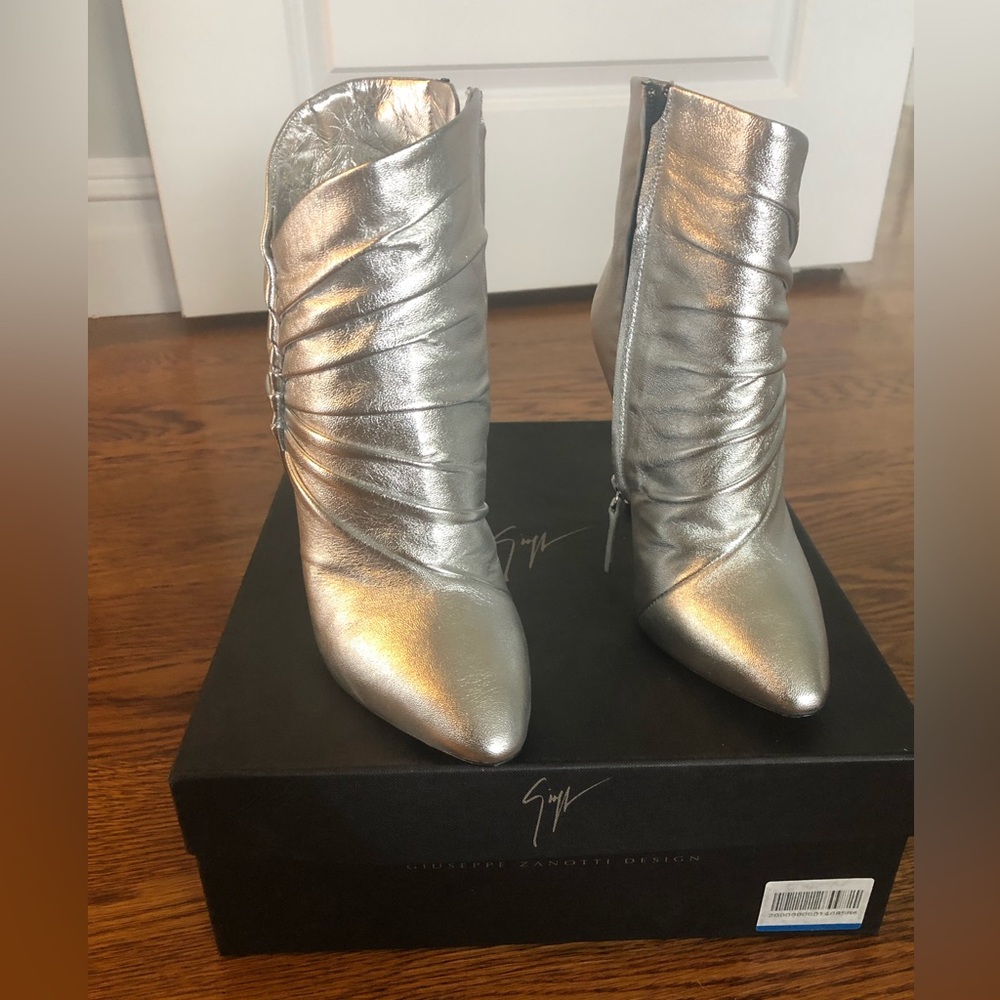Giuseppe Zanotti Silver Leather Ankle Boots- Size 35